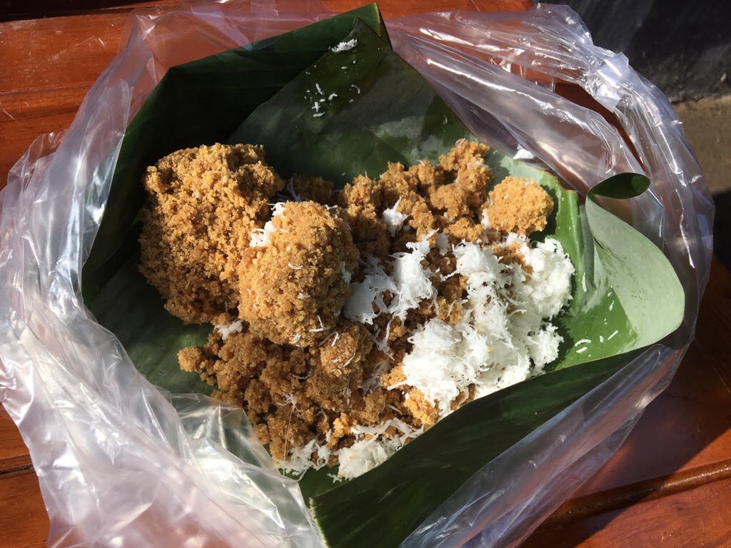 Menikmati Nasi Tiwul di Pagi Hari, Makanan Jadul Masih Eksis