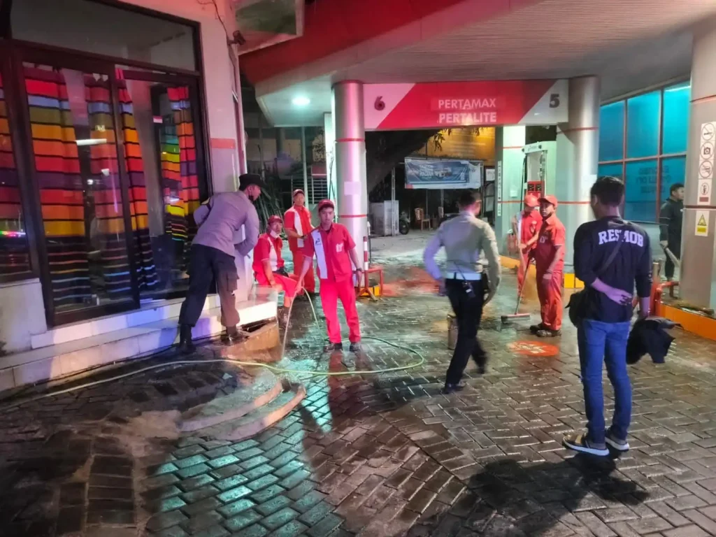 Kebakaran POM Bensin Tlogomas Malang