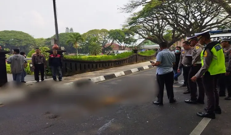 Siswi SMA Alami Kecelakaan di Bundaran Tugu Kota Malang, Terlindas Truk Logistik hingga Luka Parah