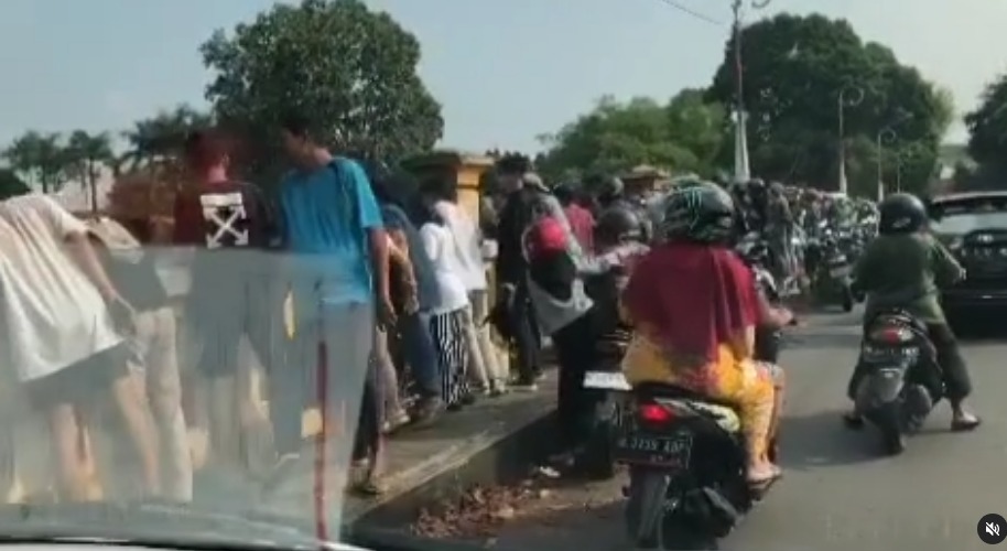 Pria Tewas Usai Jatuh Dari Tebing Sungai Metro Malang