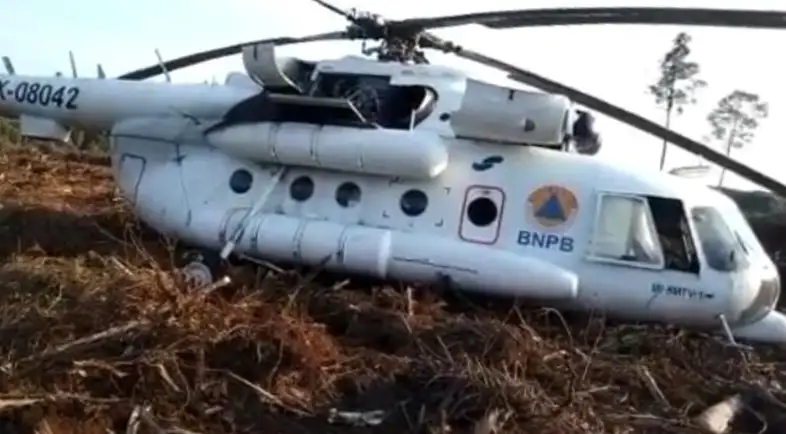 Bikin Degdegan, Helikopter BNPB Mendarat Darurat di Lahan Warga, Begini Kondisi Kru dan Pilot