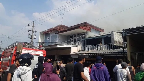 Kebakaran di Singosari Malang Hanguskan Tempat Servis Komputer dan Rumah Makan Padang