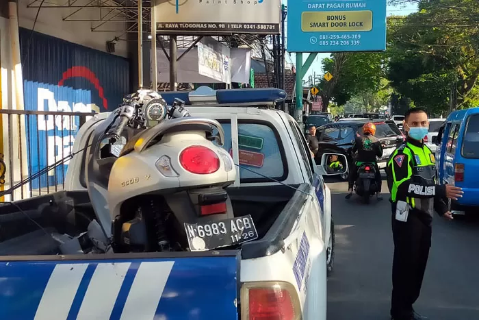 Kecelakaan Scoopy vs APV di Tlogomas Lowokwaru Kota Malang, Pengemudi Motor Tewas