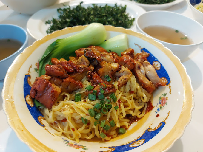 Eunak Rek! Mie Ayam Bawang Spesial Depot Panjang Umur di Kota Malang ini Wajib Kamu Coba