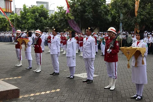 Intip Suasana Khidmat Upacara HUT RI ke-78 di Sekolah Islam Sabilillah Malang