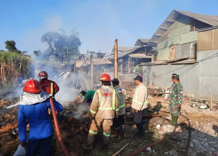 Pabrik Tusuk Sate di Pakis Terbakar Hebat, Pemilik Mengalami Kerugian Sampai Setengah Miliar