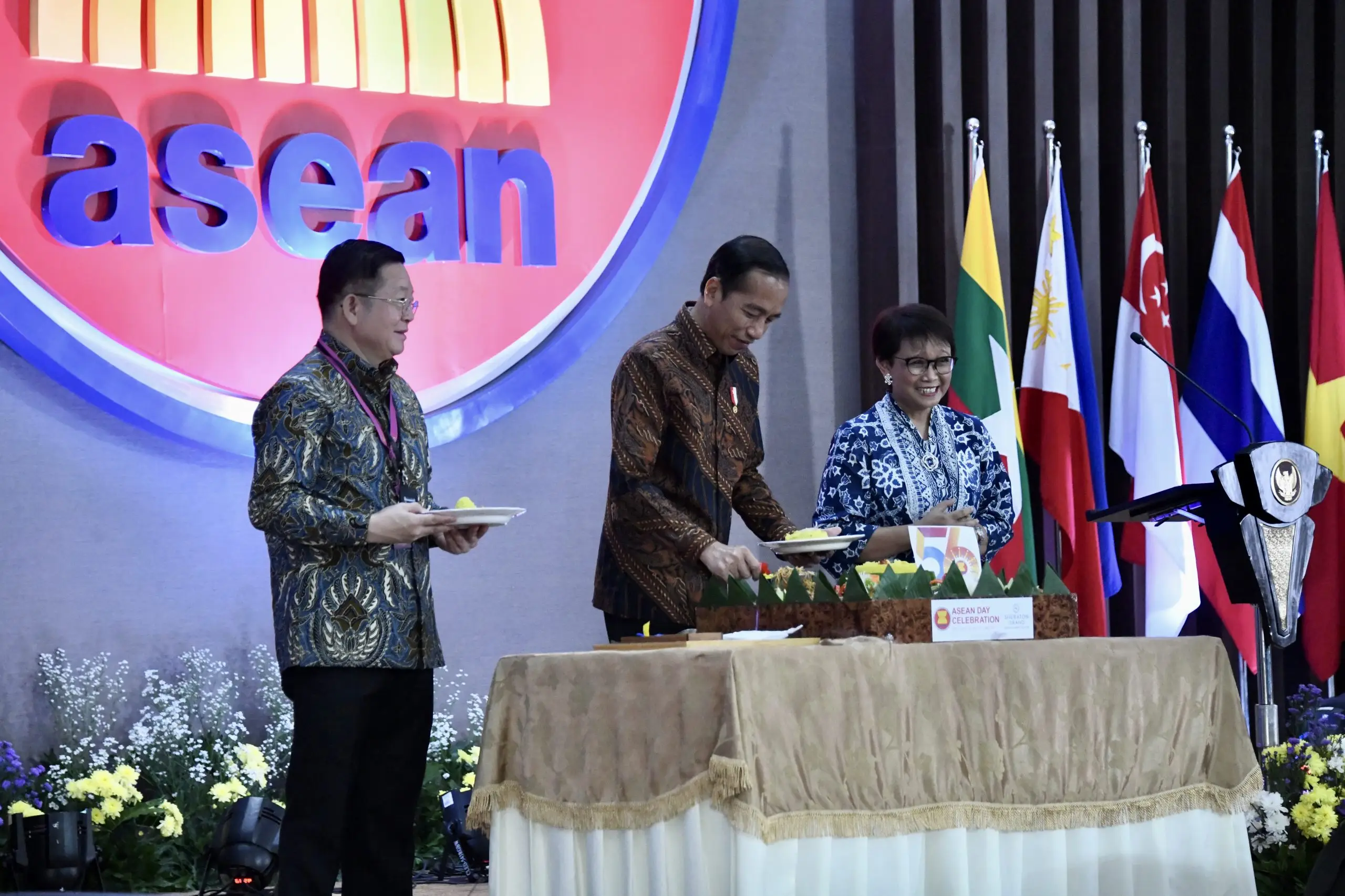 Presiden Jokowi Ikut Meriahkan Perayaan Hari ASEAN ke-56