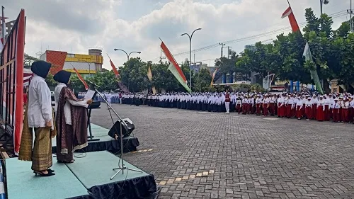 Intip Suasana Khidmat Upacara HUT RI ke-78 di Sekolah Islam Sabilillah Malang