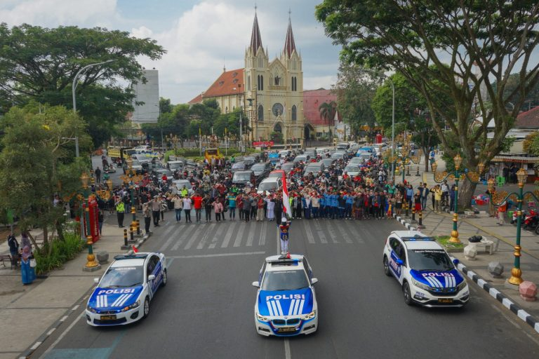 Polresta Malang Kota Ajak Pengendara Peringati Detik–Detik Proklamasi Kemerdekaan RI ke 78