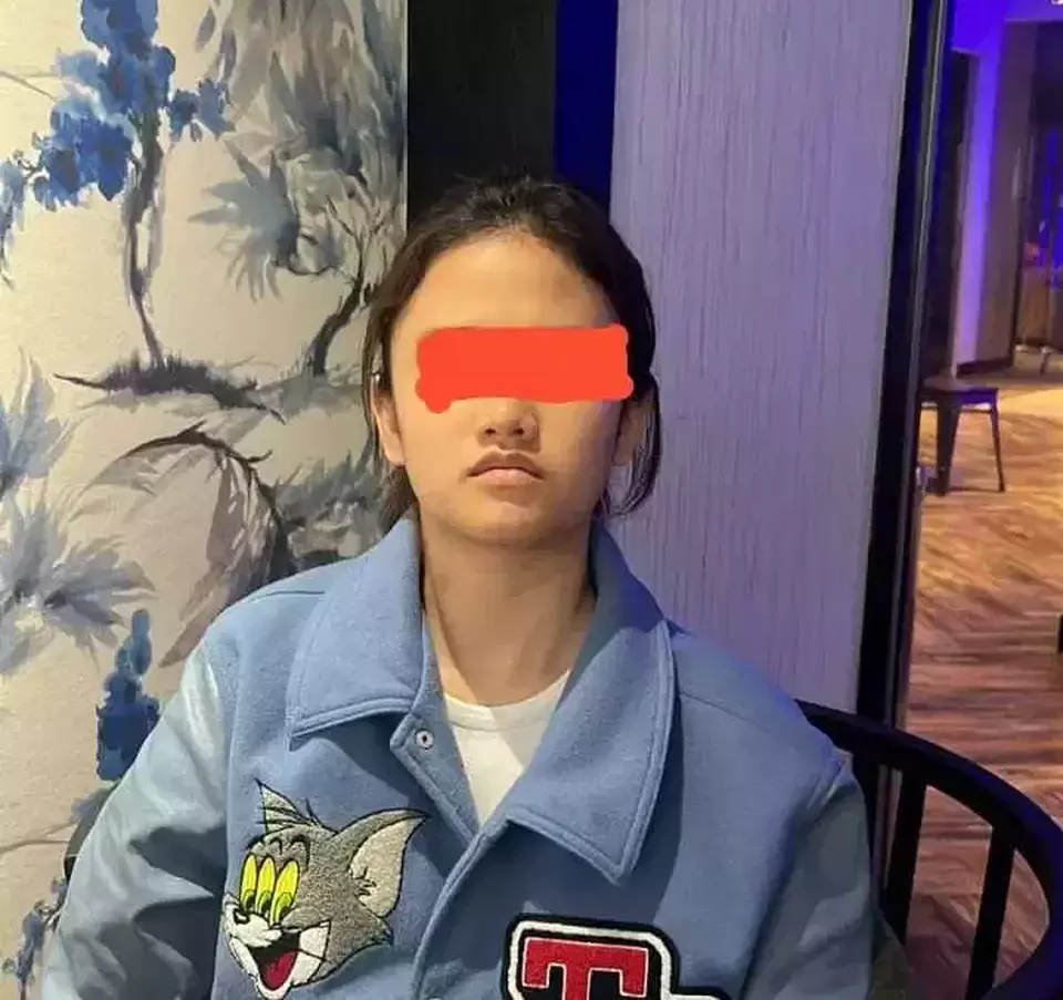 Pingin Liburan ke Thailand, Mahasiswi ini Curi Puluhan iPhone 14 Pro di Kantor Ekspedisi Pingin Liburan ke Thailand, Mahasiswi ini Curi Puluhan iPhone 14 Pro di Kantor Ekspedisi