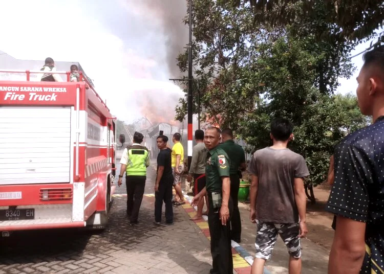 Kebakaran Gudang Percetakan di Perumdam Singosari Malang, Tidak Ada Korban Jiwa