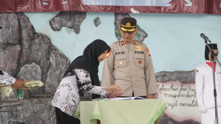 SMPN 2 Kota Malang Teken MoU dengan Polsek Klojen untuk Pembinaan Siswa
