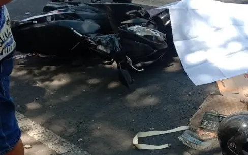 Oleng Tabrak Pohon, Pemotor Tewas Kecelakaan di Jl Raden Intan Arjosari Malang