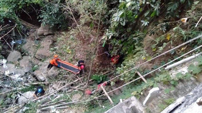 Pria Tergelincir dan Jatuh dari Jurang di Kampung Reco Malang, Alami Patah Tulang Kaki