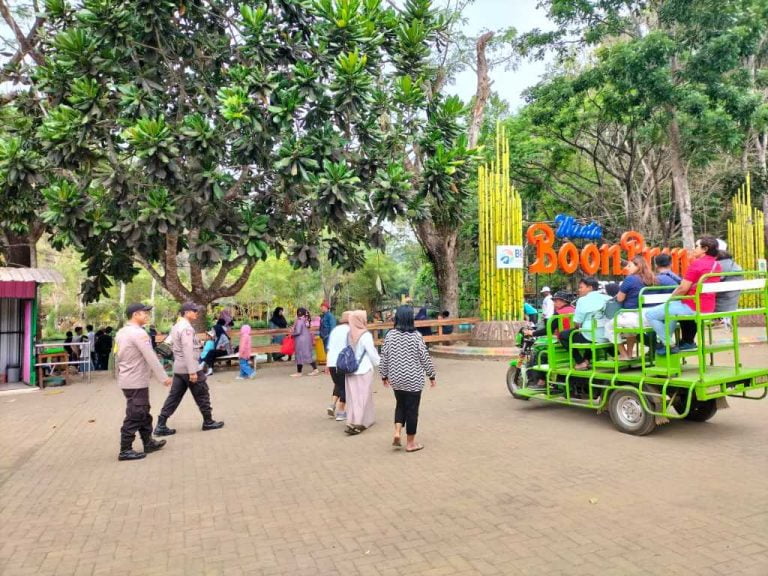 Polres Malang Tingkatkan Patroli untuk Jaga Ketertiban dan Keamanan Saat Liburan Nasional