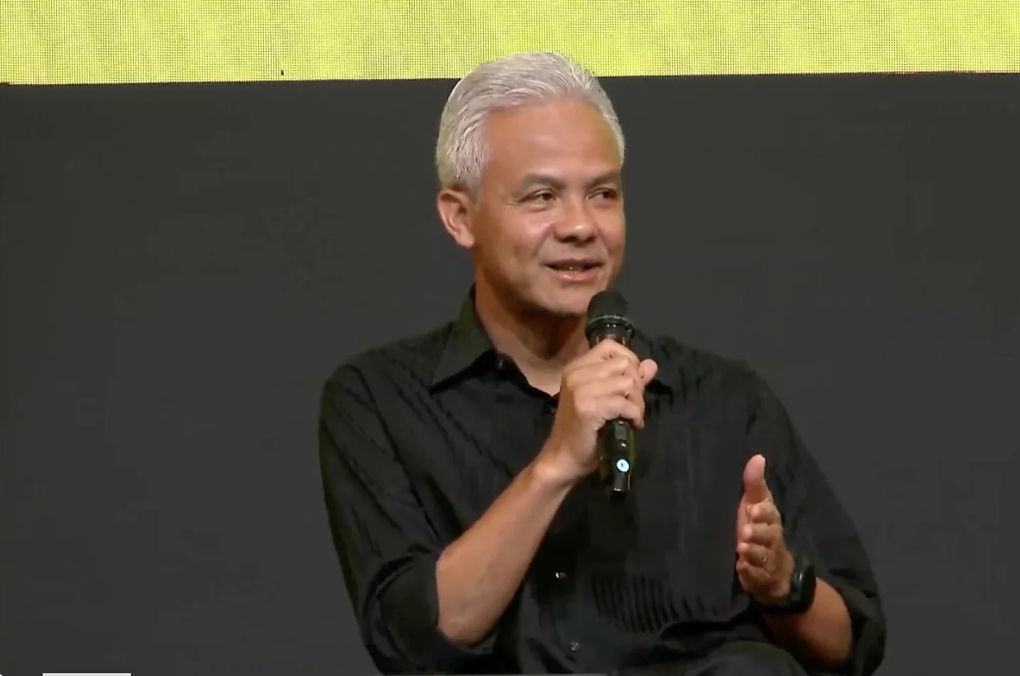 Ganjar Pranowo Ajak Anak Muda Bergabung dalam Tim Kampanye Politiknya di Youth Summit Ideafest 2023