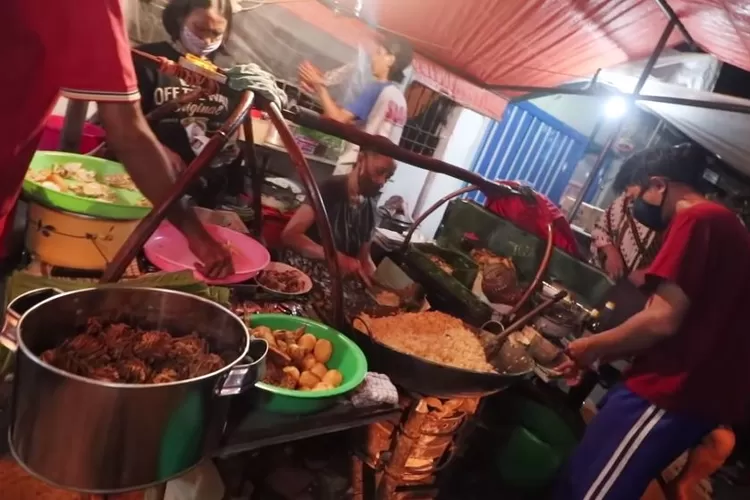 Rekomendasi 3 Kuliner Malam Legendaris di Malang, Murah Selalu Antri Pembeli