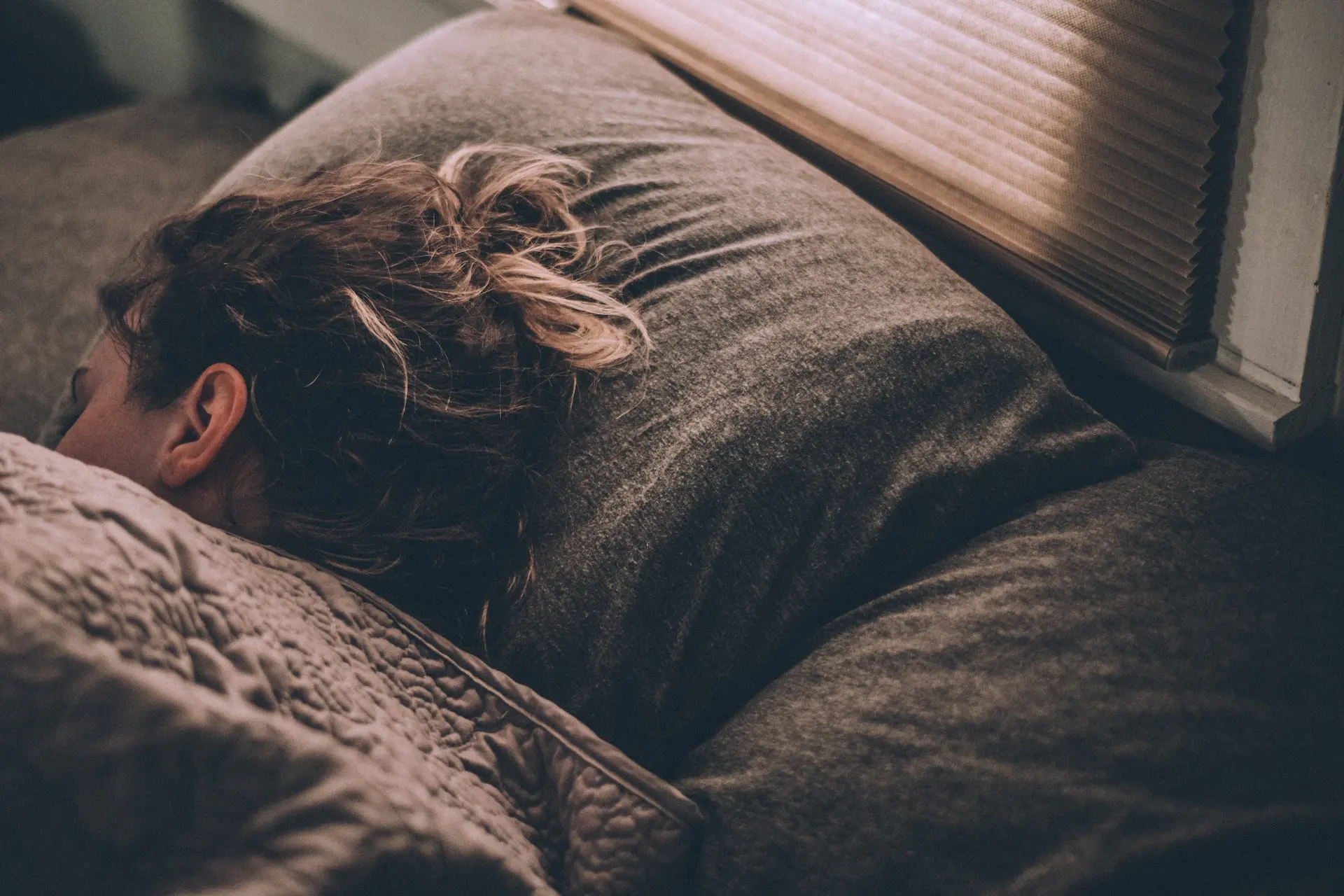 Ini 5 Cara Tidur Nyenyak Saat Cuaca Panas, Dijamin Bikin Tidurmu Pulas