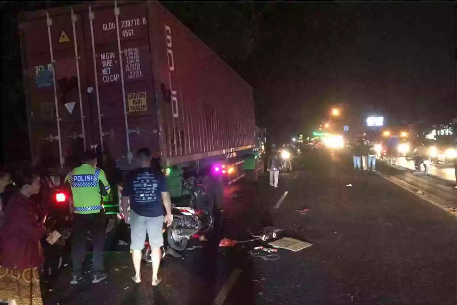 Kecelakaan Maut di Song-song Singosari, 2 Pengendara Sepeda Motor Tewas Usai Tabrak Truk Dari Belakang