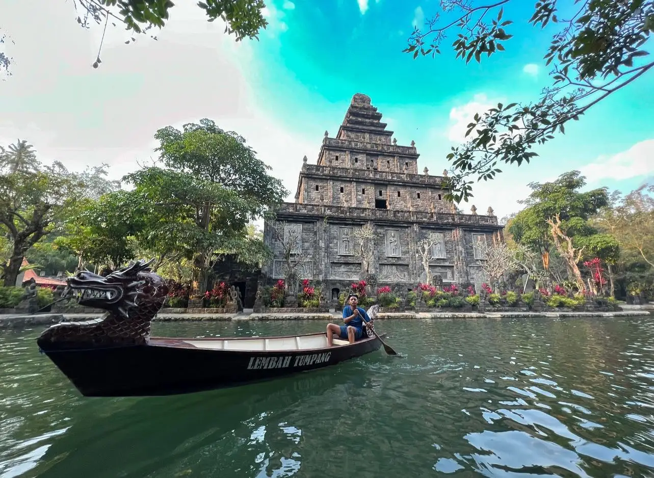 Cuma 1 Jam 20 Menit via Tol Surabaya – Malang, Tidak Perlu ke Bali, Rasakan Vibes Candi dan Patung Saat Berlibur Disini