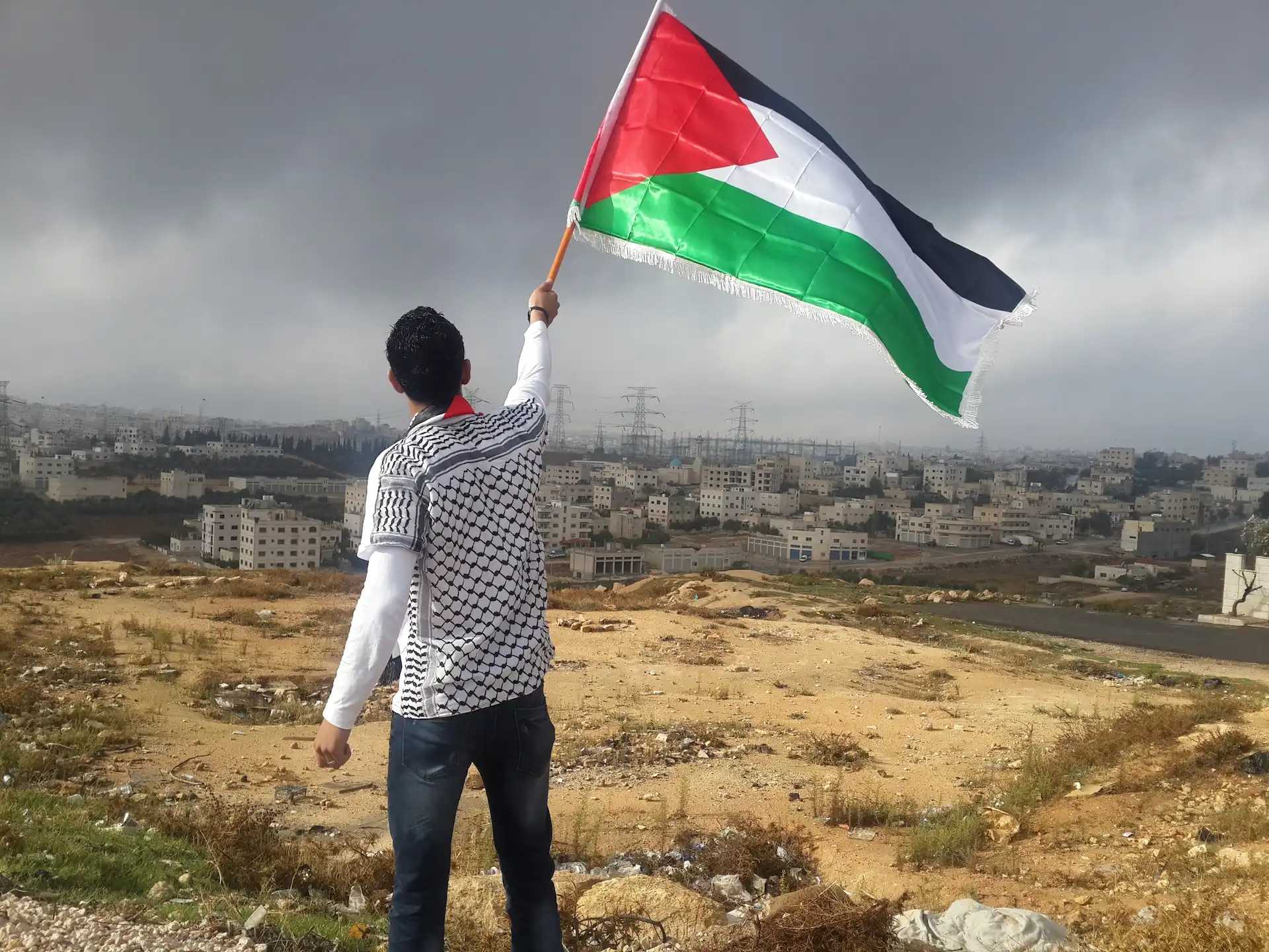 Rekomendasi Lagu Bertema Perang Palestina Terbaru, Penuh Semangat Dukung Perdamaian