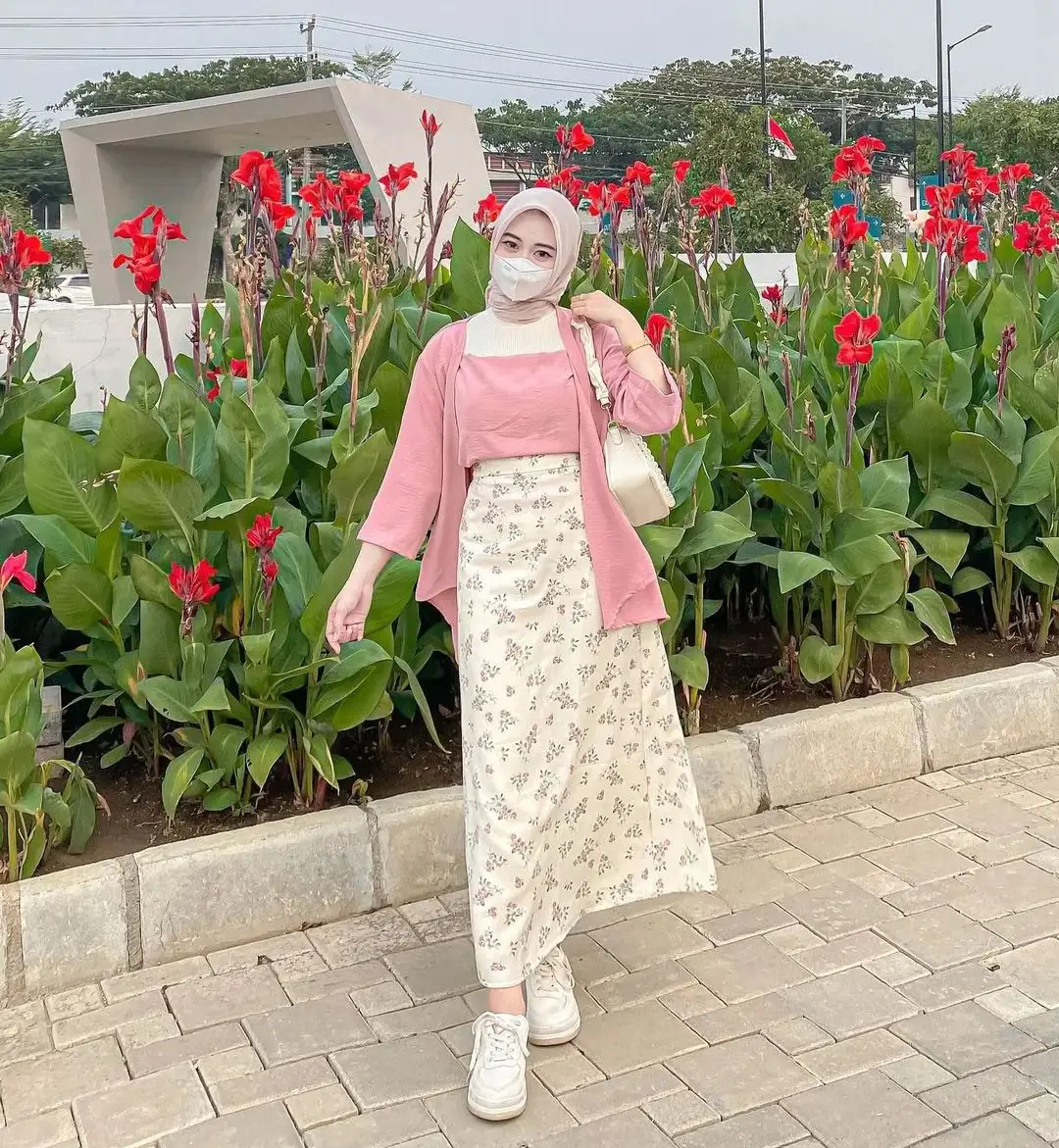 Bingung Nyari Outfit saat Nongkrong? OOTD Simpel Berhijab Berikut Bisa Kamu Gunakan!