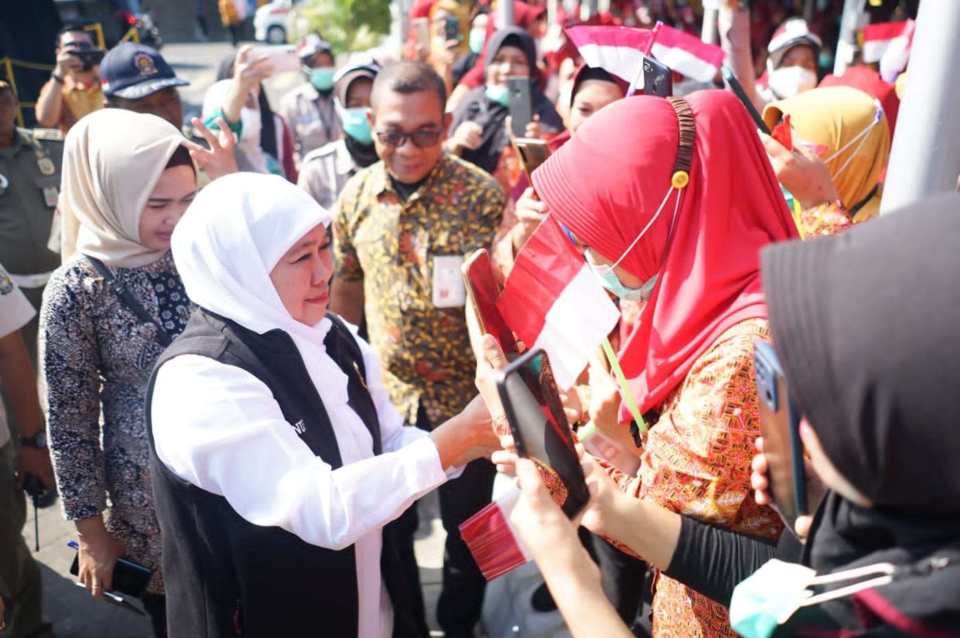 Gubernur Jatim Tetapkan Upah Minimum Tahun 2024 Naik 6,13 Persen Menjadi Rp 2.165.244,30