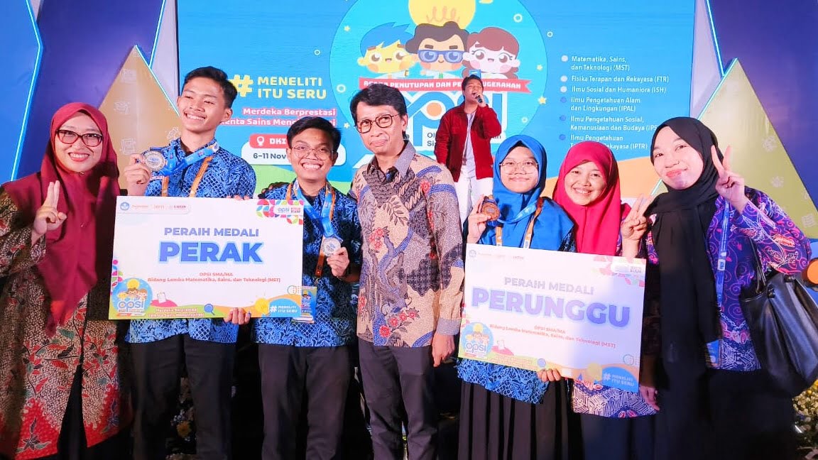 Tim Madrasah Aliyah Negeri (MAN) 2 Kota Malang Raih Sukses dengan Dua Medali OPSI 2023
