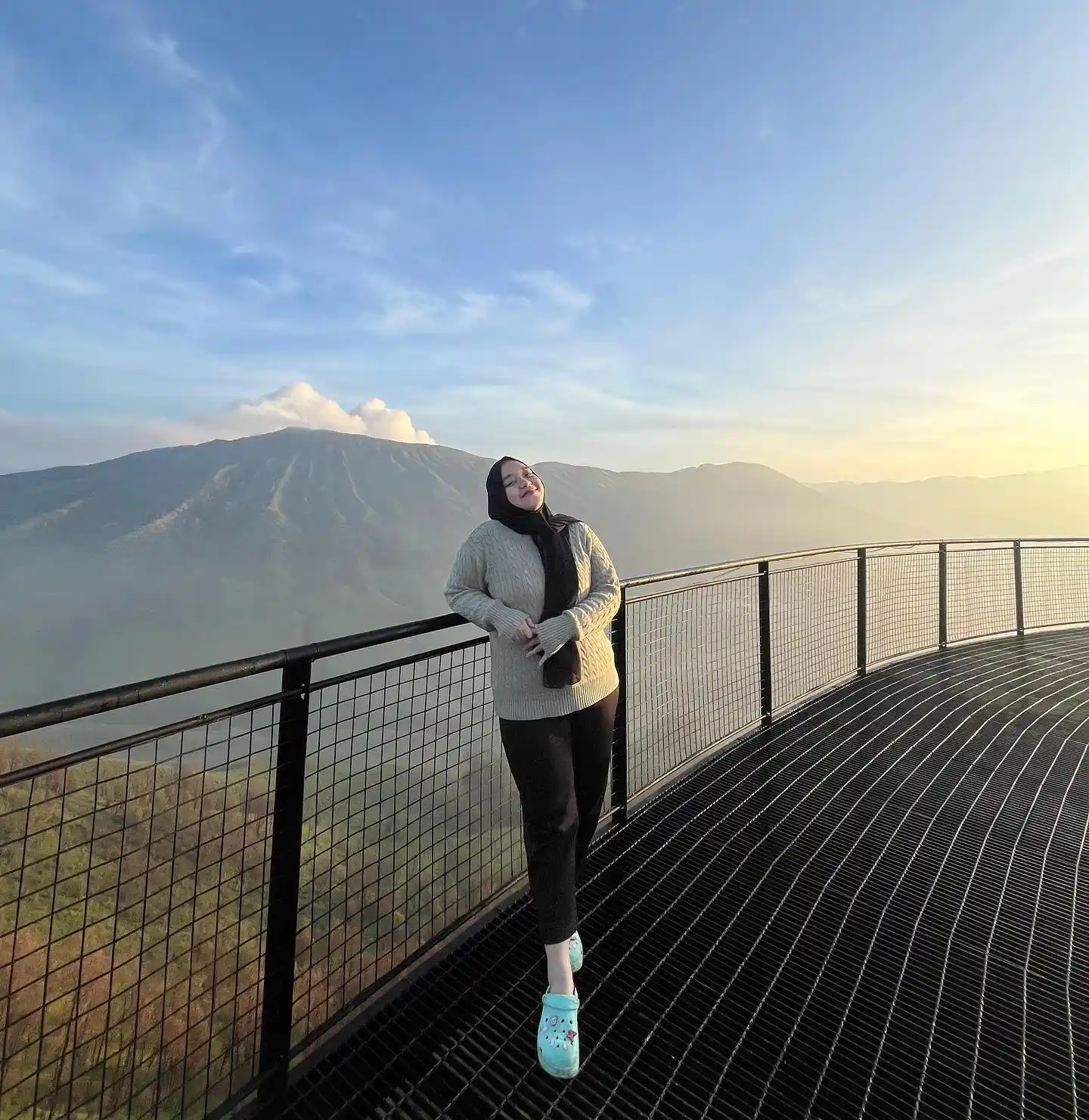 Sejuk! Ini Daftar Menu Bromo Hillside Cafe yang Sedang Viral 2024