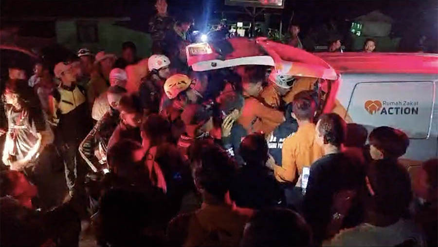 Evakuasi Korban Erupsi Gunung Marapi: 22 Meninggal Dunia, 1 Masih Hilang