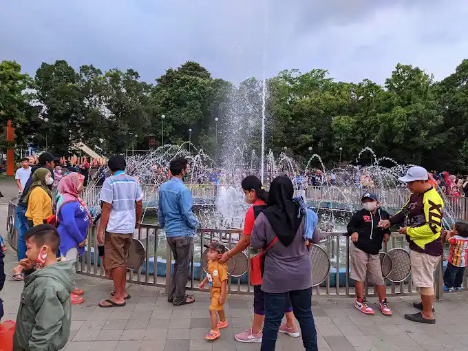 Penertiban PKL di Alun-alun Merdeka dan Kayutangan Kota Malang, Dinas Koperasi Terapkan Aturan Sesuai Perda