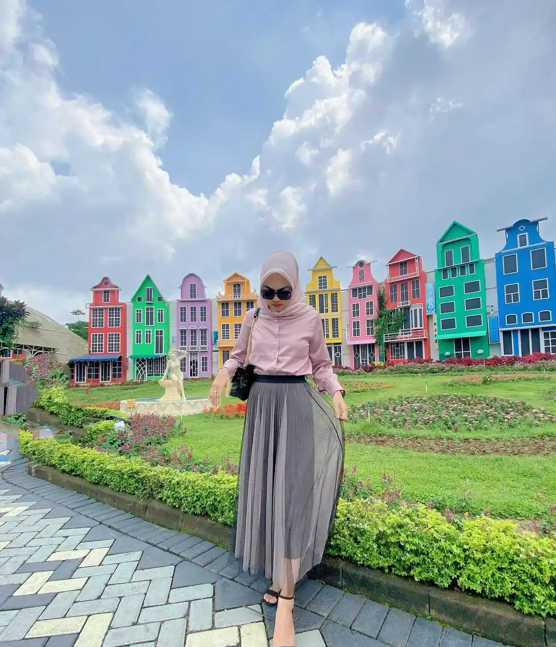 Ada di Pujon Nih!, HTM Cuma Rp 30 Ribu, Kamu Bisa lihat Korea, Belanda dan Nyoba 15 Wahana Permainan di Flora Wisata San Terra Malang