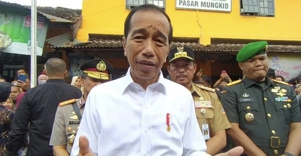 Jokowi Umumkan Kenaikan Gaji untuk PNS dan Personel TNI/Polri