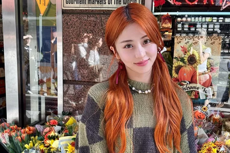 Yunjin LE SSERAFIM Berkolaborasi dengan MAX dalam Album Terbaru ‘LOVE IN STEREO’