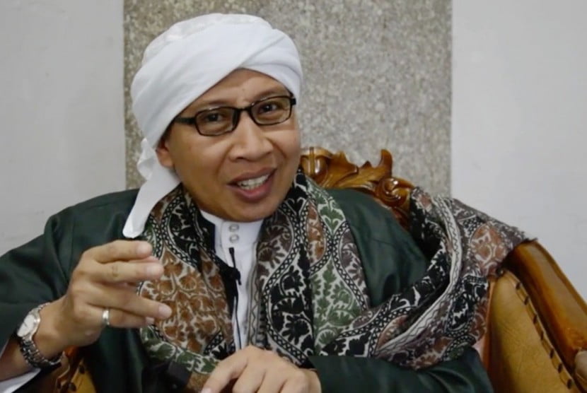 Kapan Anak Perempuan Wajib Memakai Hijab? Buya Yahya: Biasakan Sejak Usia Segini..