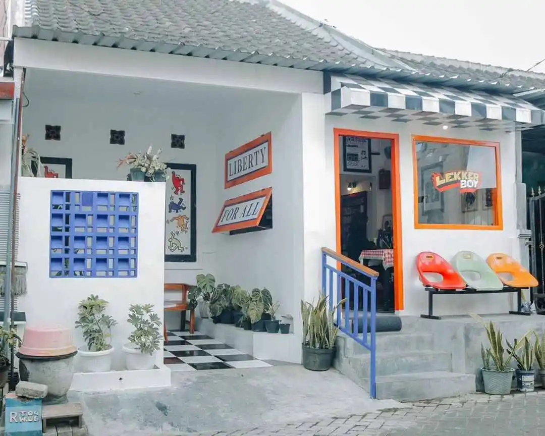 Lekker Boy, Cafe Unik di Singosari Malang yang Hadirkan Pengalaman Kuliner Nostalgia