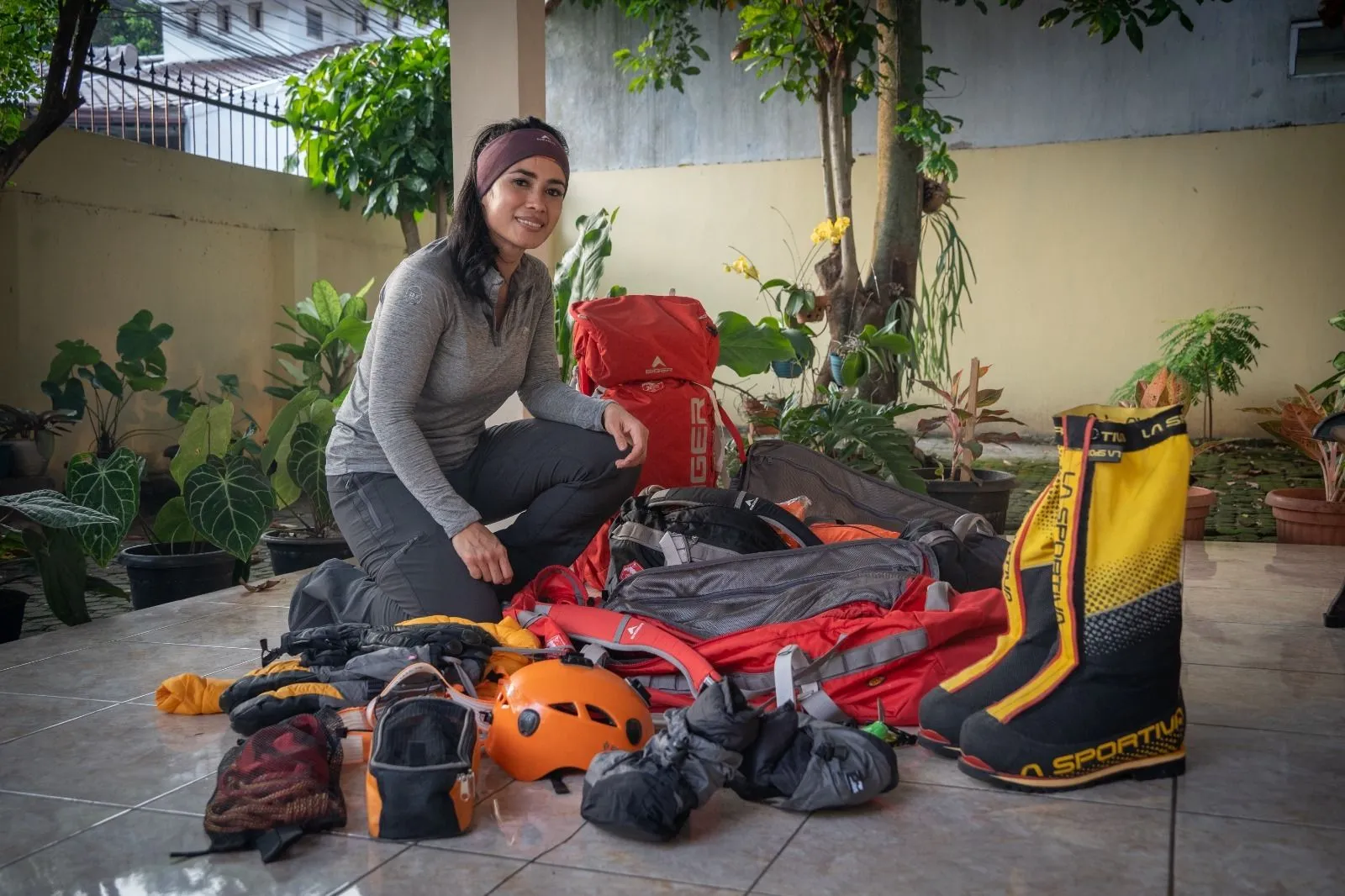 Putri Handayani, Pionir Indonesia di Kutub Selatan, Rekor Baru Pendakian Dunia