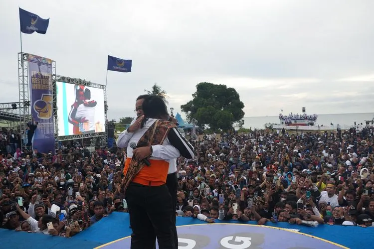 Anies Baswedan Kampanye di Lombok: “Amin Hanya Punya Doa, Tidak Punya Paman di MK”