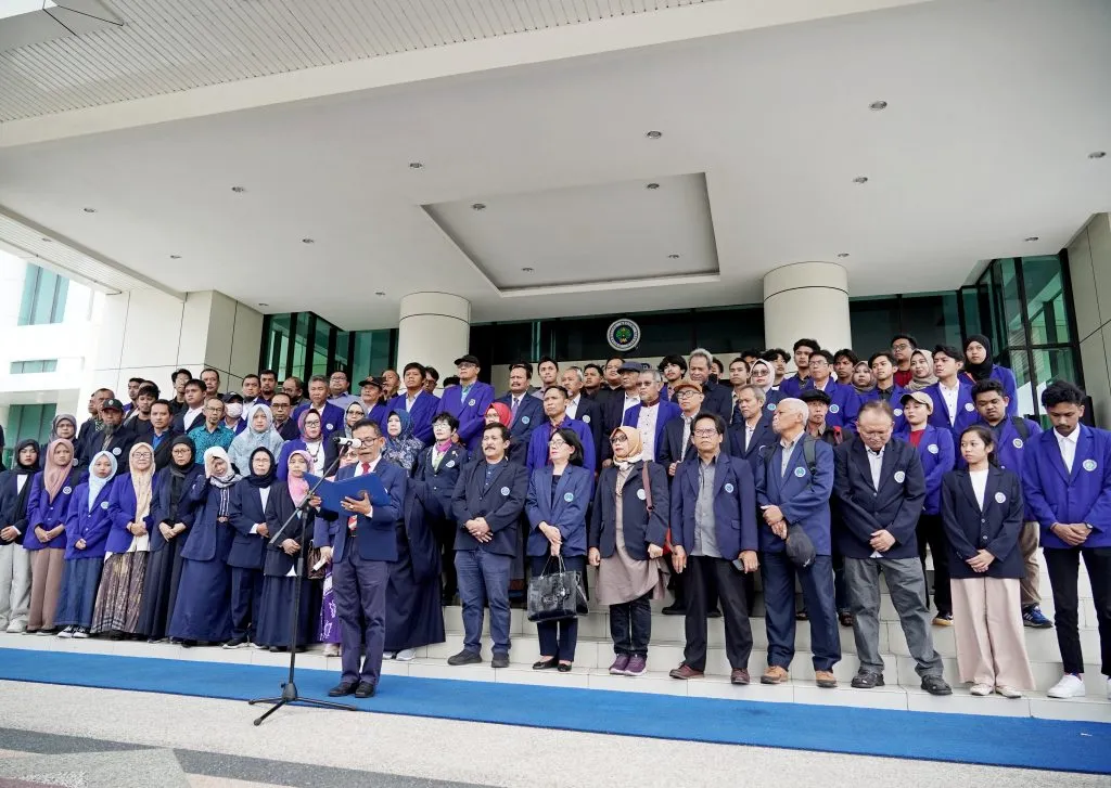 Civitas Akademika UM (Universitas Negeri Malang) menggelar seruan kepada pemerintah