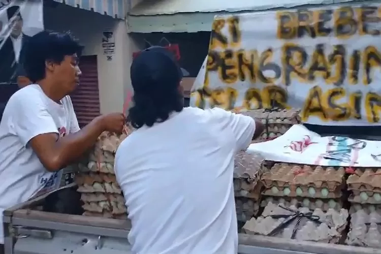 Masyarakat Kabupaten Brebes Sumbangkan 10.000 Butir Telur Asin untuk Dukung Kampanye Anies-Muhaimin