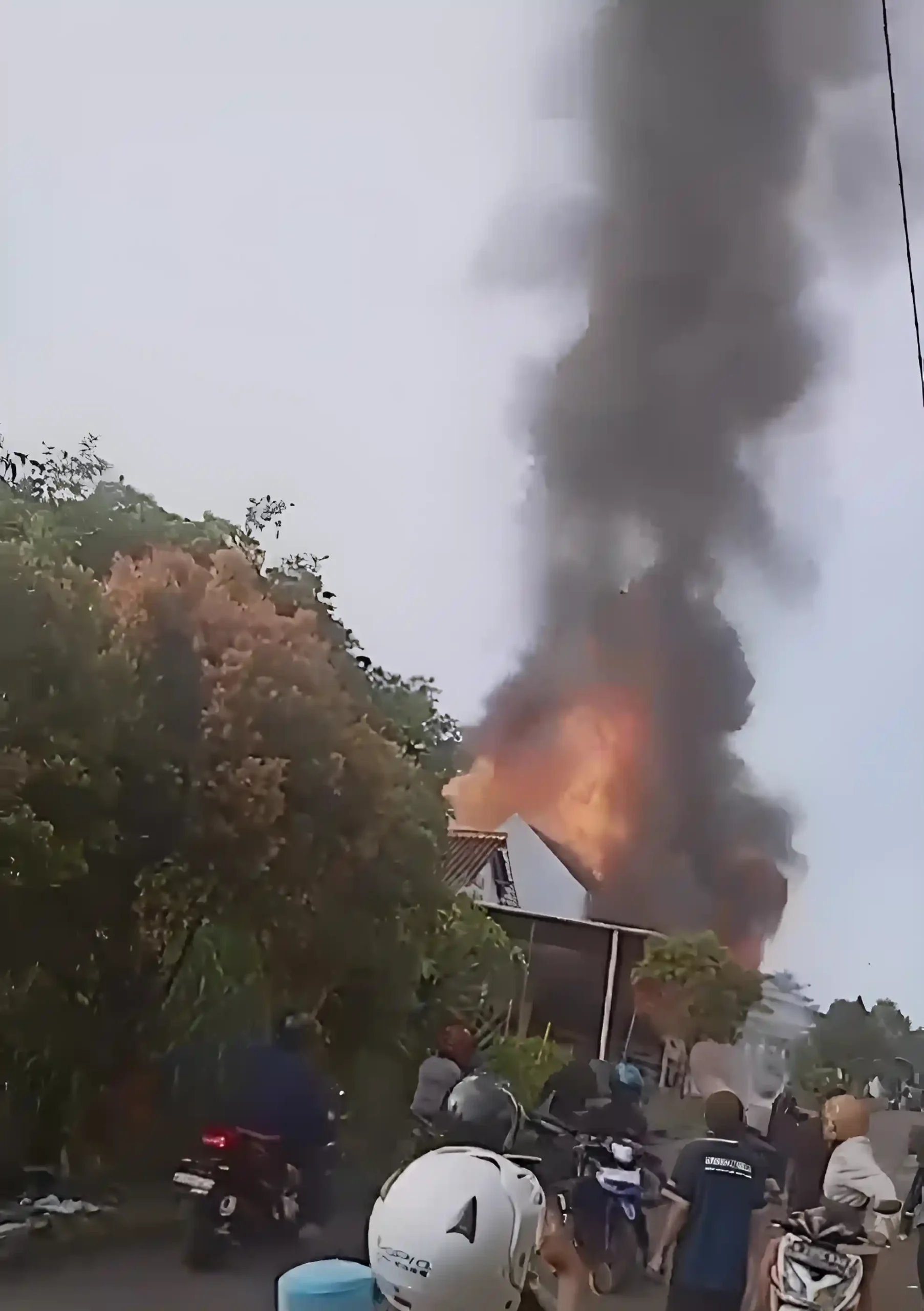 Kebakaran POM Mini di Kedungkandang Malang, 1 Korban Dilarikan ke Rumah Sakit