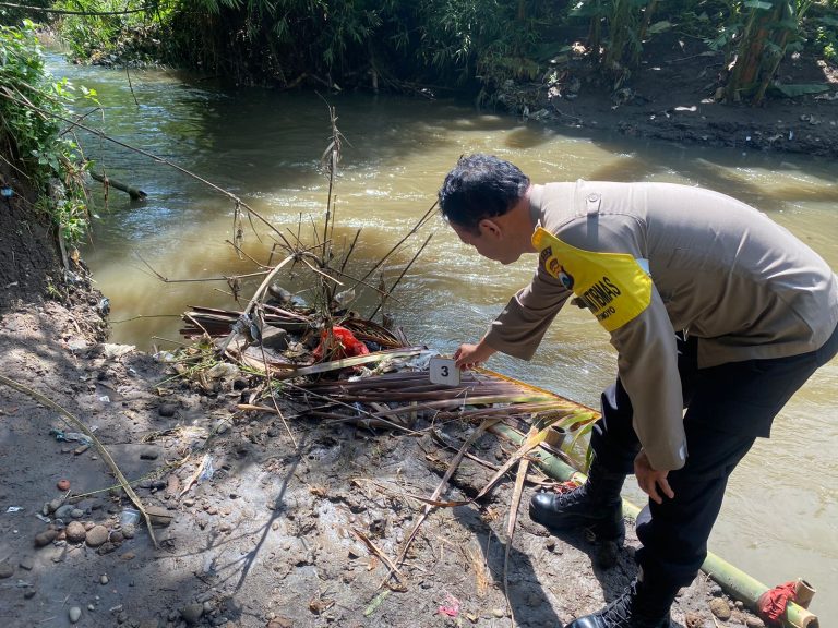 Penemuan Jasad Bayi Perempuan di Sungai Pakis Malang, Polisi Lakukan Penyelidikan
