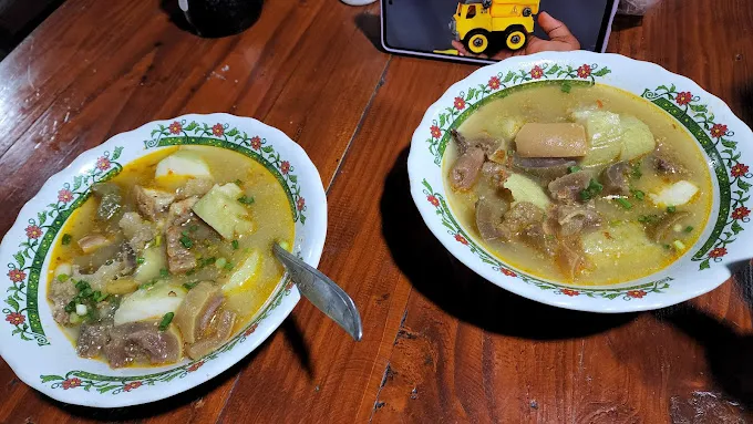 Lontong Kikil Ala Cak Man, Menikmari Kuliner Unik di Malang yang Enak