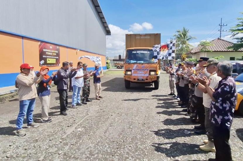 KPU Kabupaten Malang Mulai Distribusikan Logistik Pemilu 2024 ke Kecamatan
