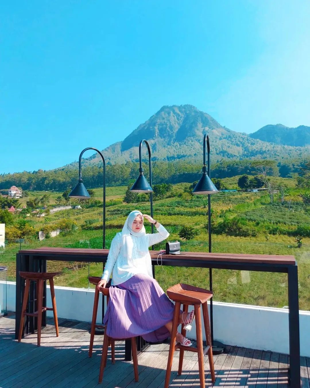 Fifteen Celcius Skylounge: Surga Nongkrong dengan Pemandangan Langit