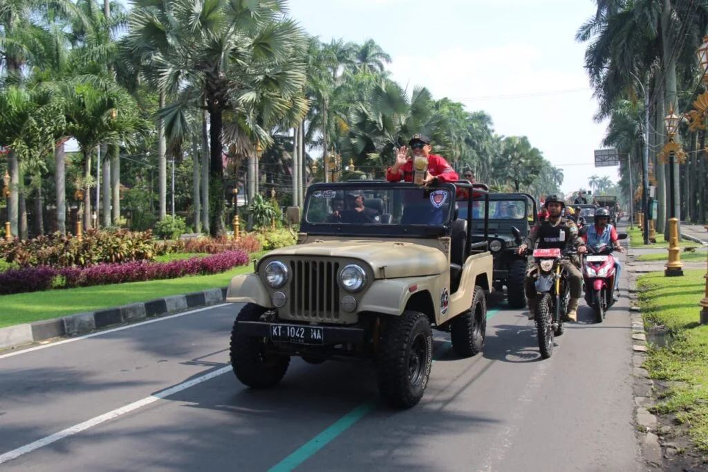 Pawai Kirab Piala Adipura 2023 di Kota Malang: Sinergi Berselaras untuk Kota Berkelas