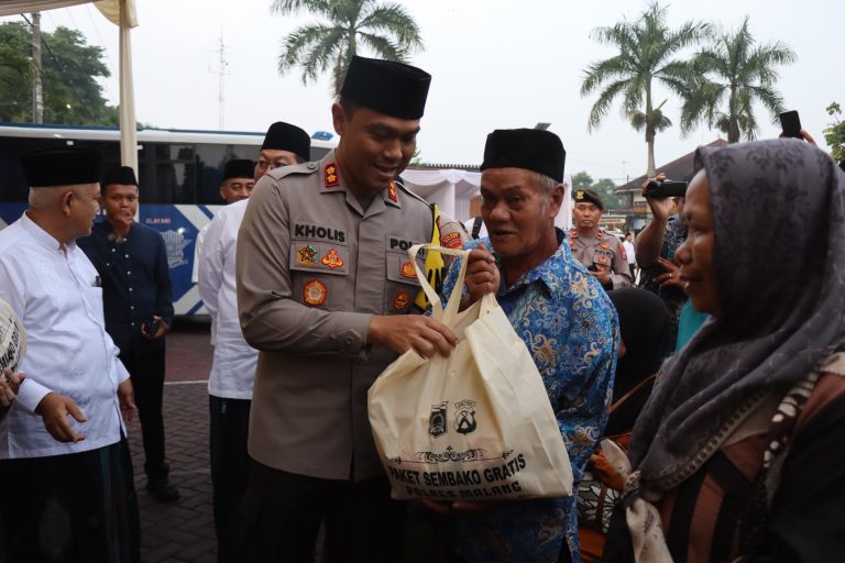 Bazar Murah Sembako Polres Malang, Kepedulian Polri dalam Meringankan Beban Ekonomi Masyarakat