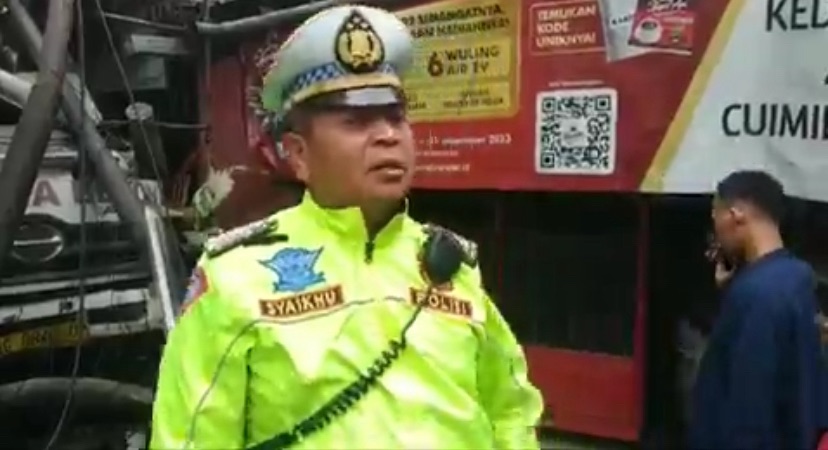 Truk Molen AG 8840 UP Alami Kecelakaan di Malang, Sopir Mengalami Pusing