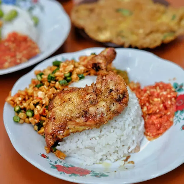 Ndoweh! 6 Rekomendasi Tempat Kuliner Pedas di Malang yang Bikin Nangis