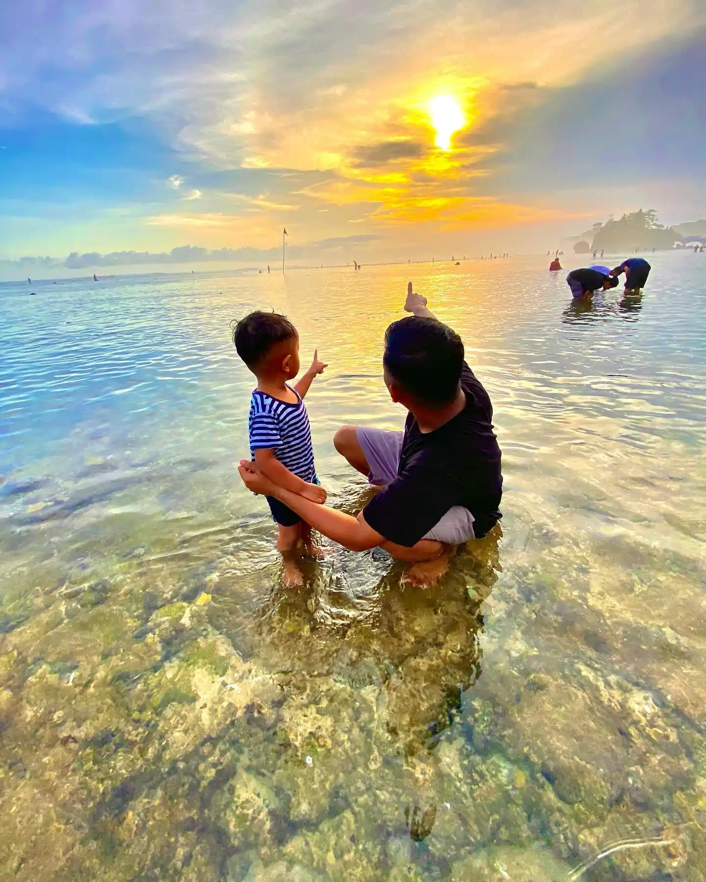 Lebaran 2024, Pantai Balekambang Malang Dipadati Ribuan Wisatawan
